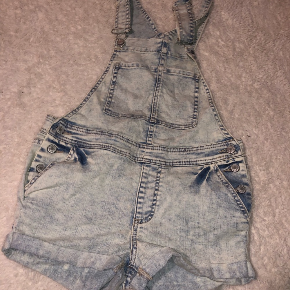 Kendal and Kylie overall